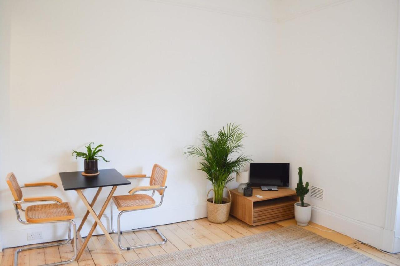 Modern 1 Bedroom Flat In The Heart Of EDI Exterior foto